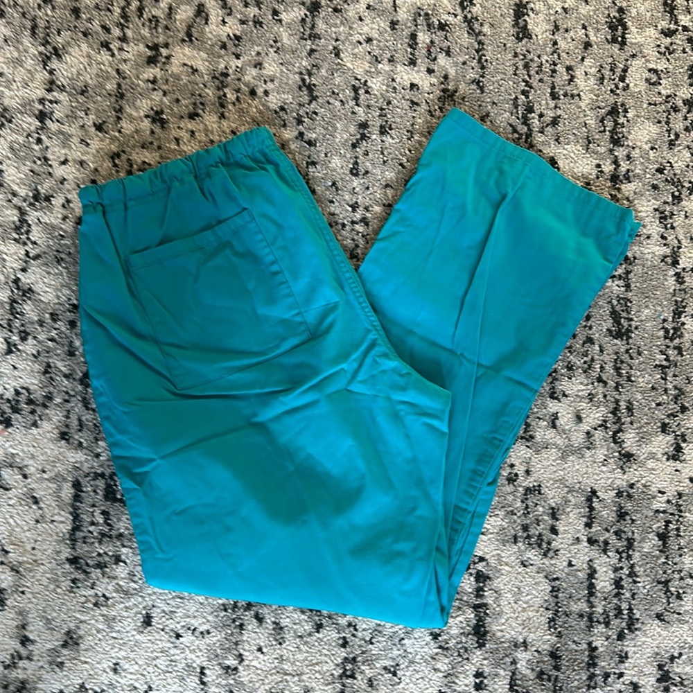 Scrub set - Picture 4 of 7